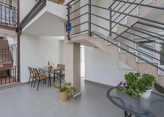 Idyllisches Nur 600 Meter Zum Mit Privater Terrasse, Wifi, Parkplatz Lägenhet