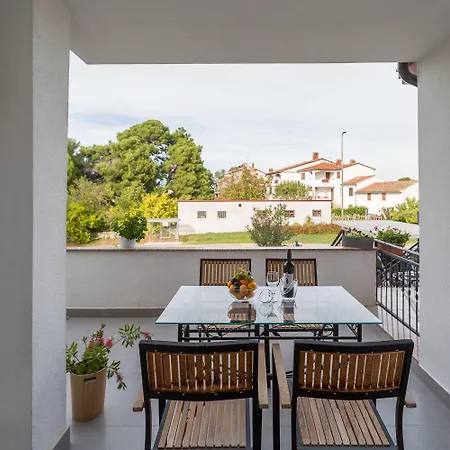 Apartman Idyllisches Nur 600 Meter Zum Mit Privater Terrasse, Wifi, Parkplatz *