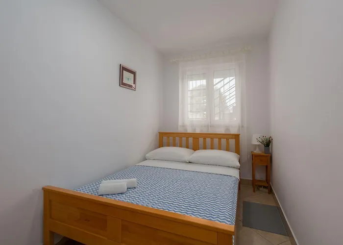 Apartment Idyllisches Nur 600 Meter Zum Mit Privater Terrasse, Wifi, Parkplatz