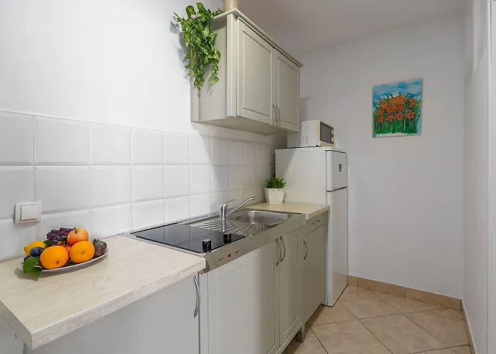 Idyllisches Nur 600 Meter Zum Mit Privater Terrasse, Wifi, Parkplatz Πόρετς